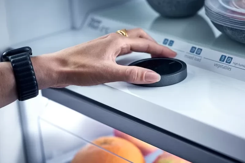 Modern Built-in refrigerators Technology In Dreamhome Kitchen