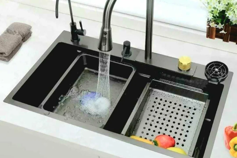 Modern Sinks and Faucets Technology In Dreamhome Kitchen